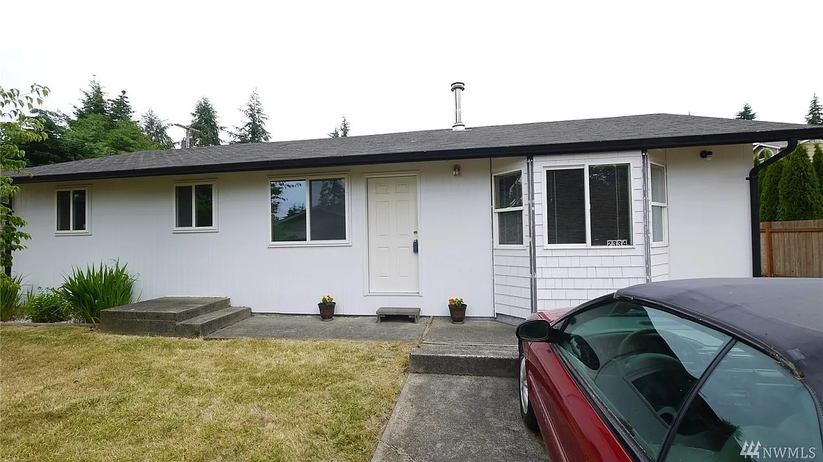2334 S 304th St photo 1