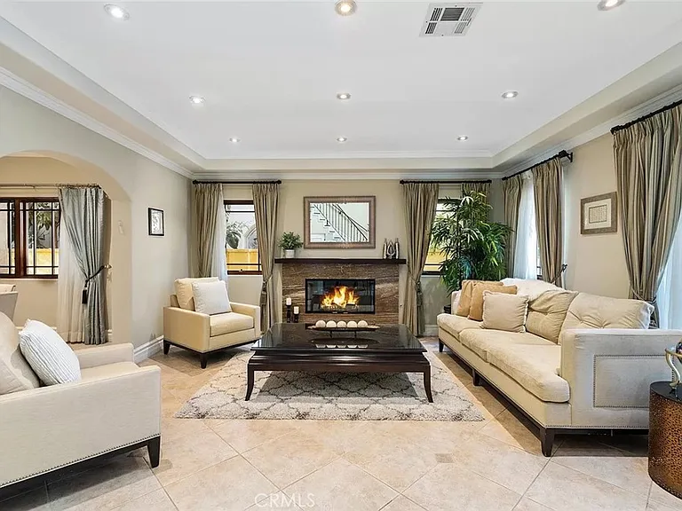 15014 Valleyheart Dr — Photo 7
