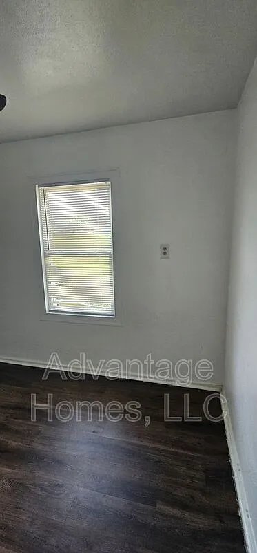 2 bed, 1.0 bath, 650 sqft, $950 — Photo 3