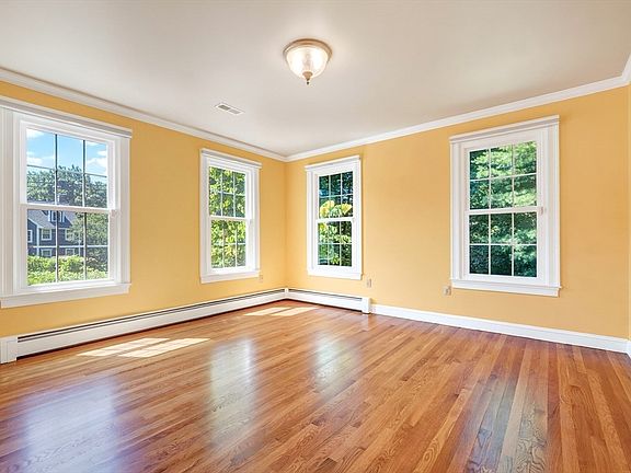2nd image of 8 Saddle Way