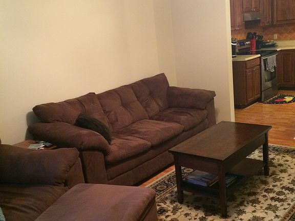 5th image of 1812 Mentor Ave