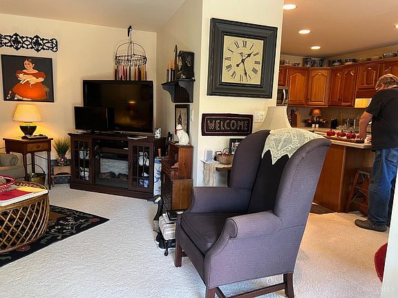 5th image of 700 E Main St Unit 40