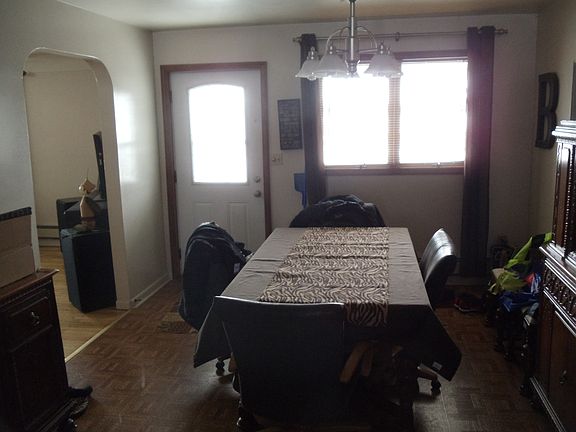 3rd image of 491 E Parish