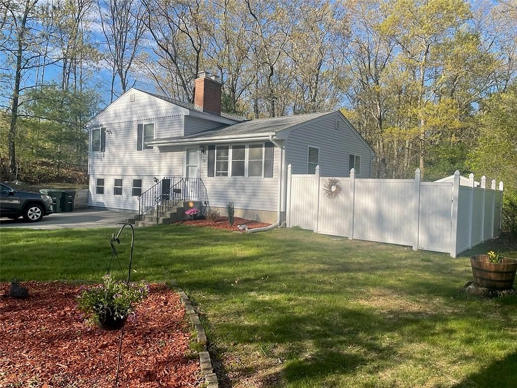 24 Lloyd Dr, Coventry, RI 02816 Zillow