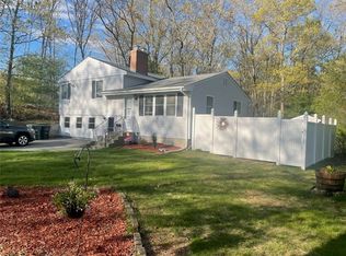 24 Lloyd Dr, Coventry, RI 02816