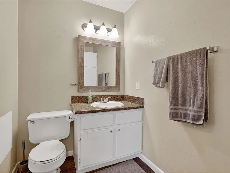 1400 Summit St #B — Photo 15