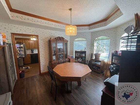 3rd image of 5 Dogwood Ln