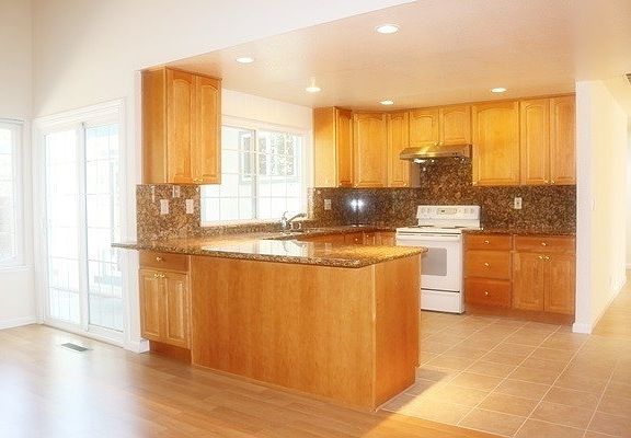 2nd image of 790 Lynxwood Ct