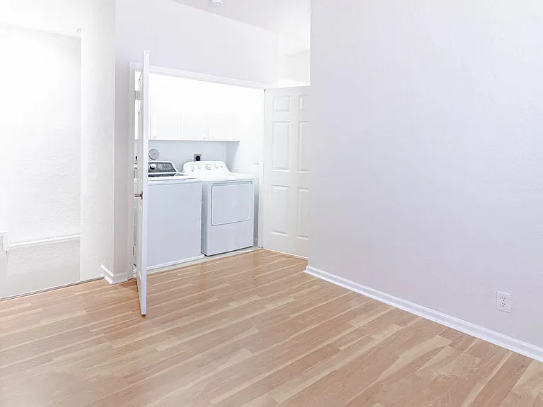 356 SE Bloxham Way — Photo 27