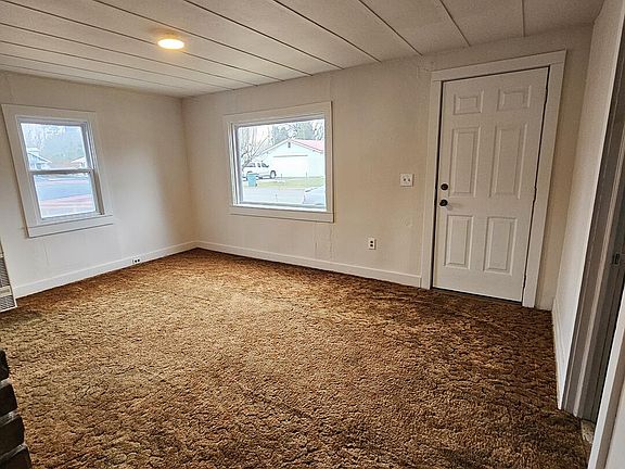 4th image of 504 W Robert Ave