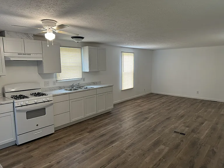2103 E State Road 10 #106 — Photo 4