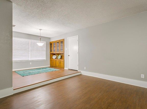 4th image of 5717 Carolyn Dr