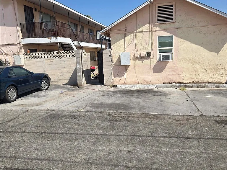 413 W Van Buren Ave #9 — Photo 18