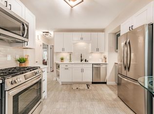 5657 N Braeburn Ln, Glendale, WI 53209