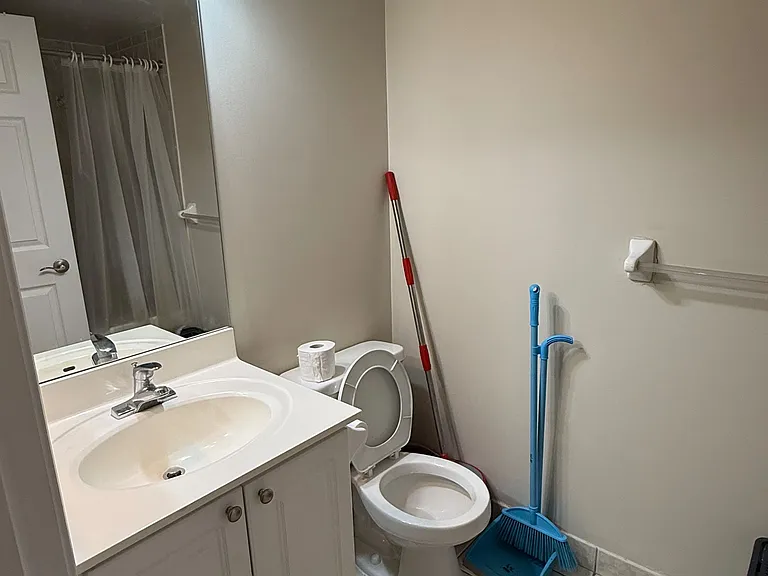 61 Town Centre Ct #1512 — Photo 9