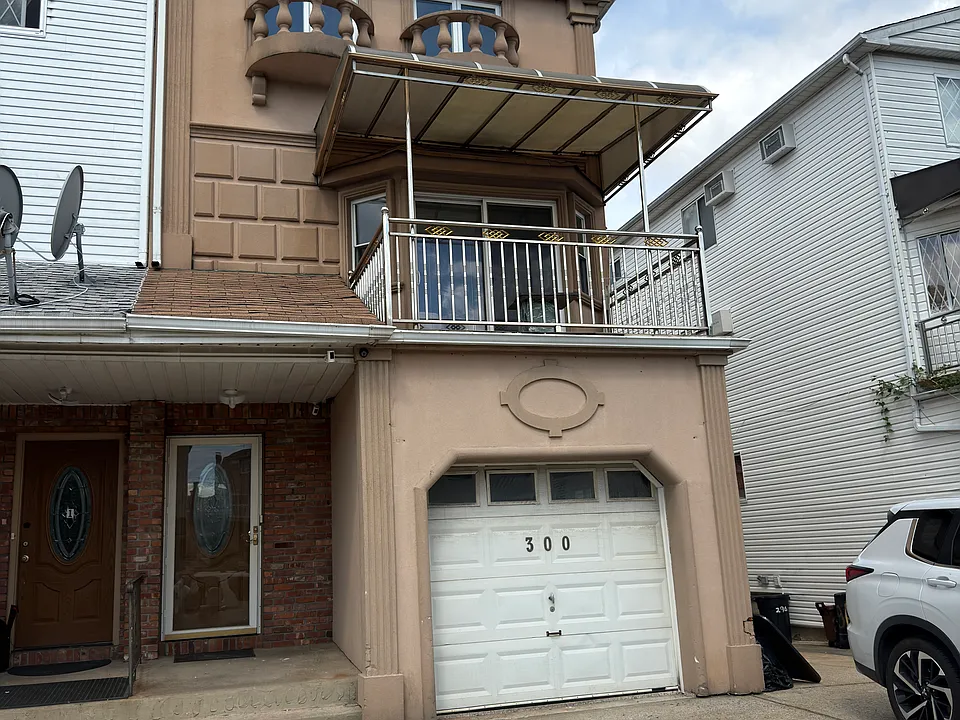 300 Merrymount St #2