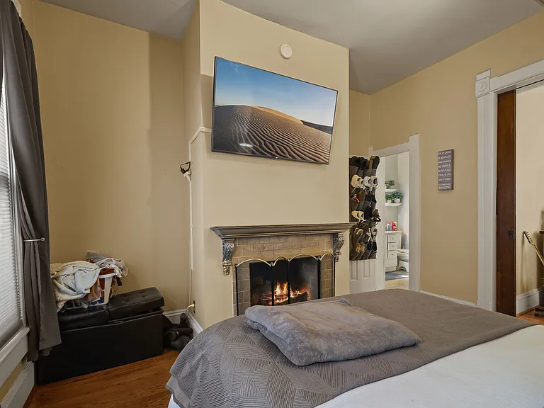 820 N California St — Photo 5