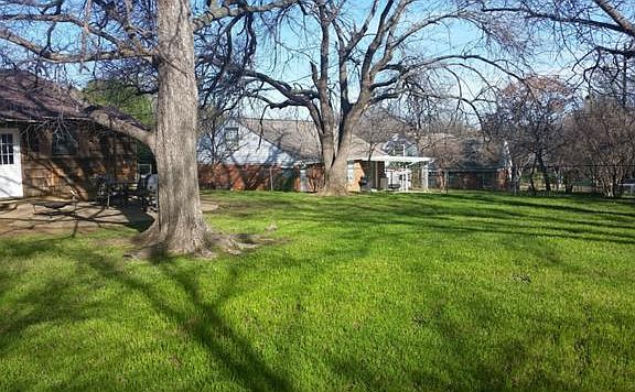 4th image of 5313 Garrick Ave