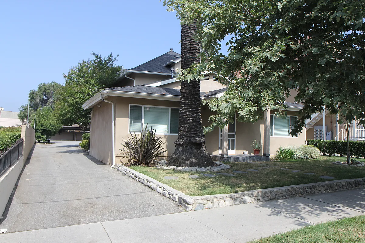 Building Photo - 515 N Raymond Ave #2