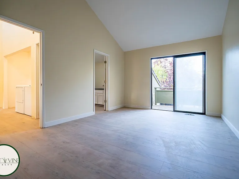 2705 Subec Ln — Photo 7