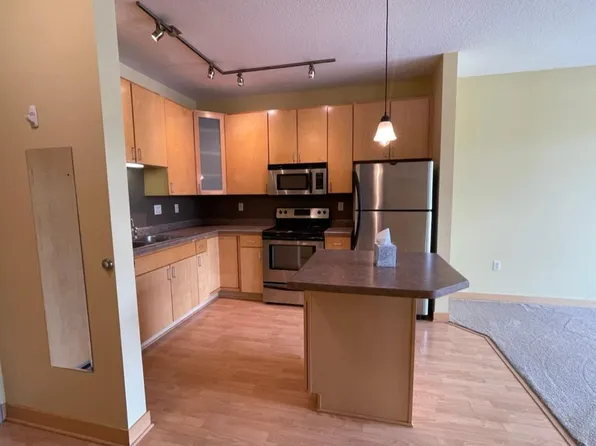 2600 University Ave SE APT 109, Minneapolis, MN 55414