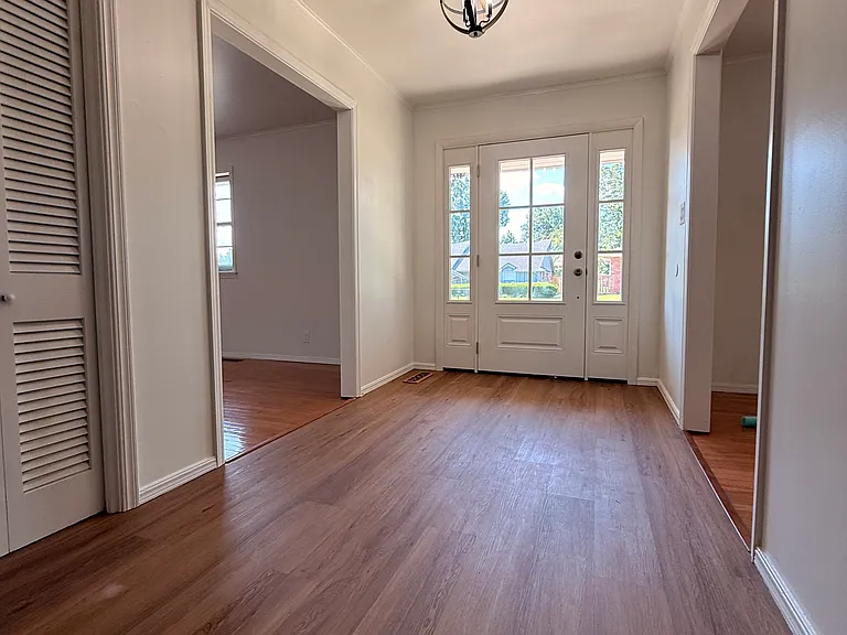 5431 E 39th St S — Photo 10