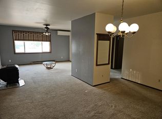 1102 N Main St #A, Oshkosh, WI 54901