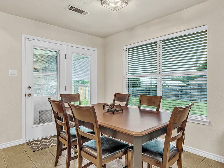 221 Cedar Ridge Dr — Photo 24