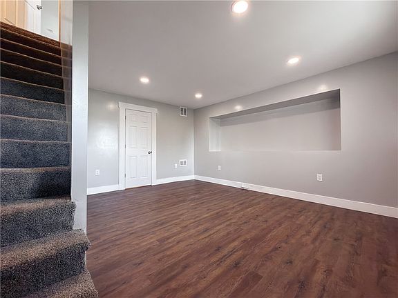 4th image of 49 Holt St