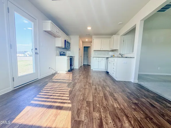 168 Beaver Tavern Dr, Benson, NC 27504