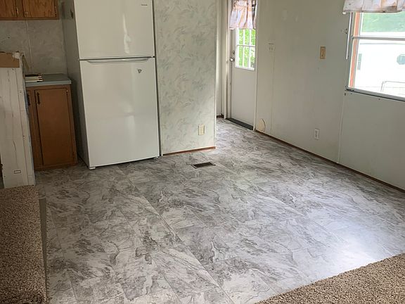 5th image of 131 Warner St