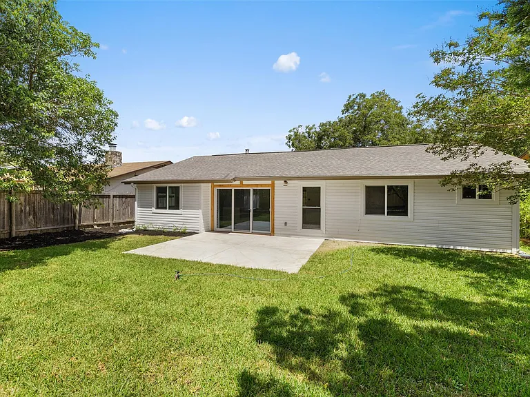 1111 Spearson Ln — Photo 30
