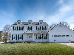 13216 Prince Georges Ave NW, Uniontown, OH 44685