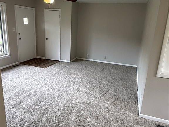 4th image of 3115 Doniphan Ave