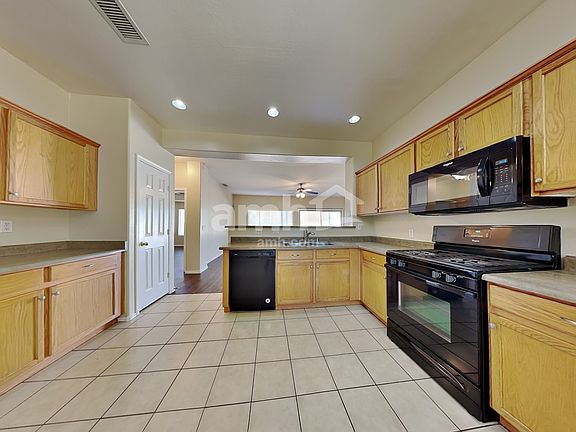 4th image of 5526 W Pecan Rd