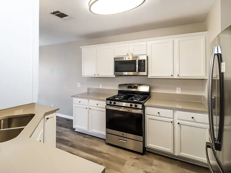 21013 Godolophin Ct — Photo 10