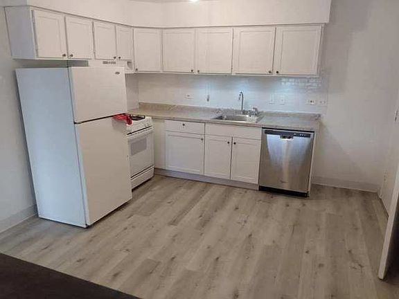 5th image of 115 Boardwalk St #G