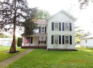 217 N Elm St, Franklin Grove, IL 61031