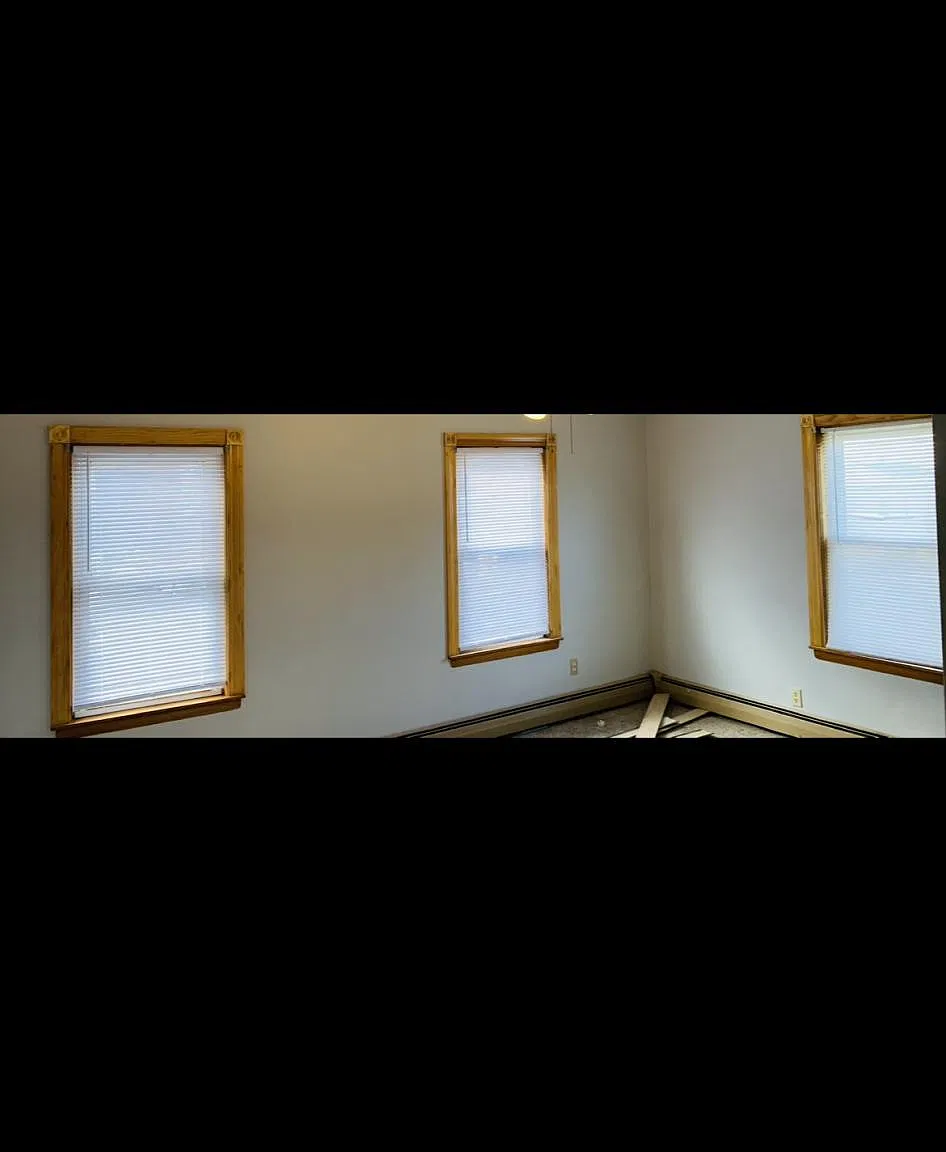 733 King Philip St — Photo 2