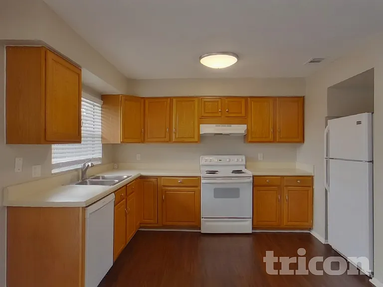 125 Hidden Lake Dr — Photo 5