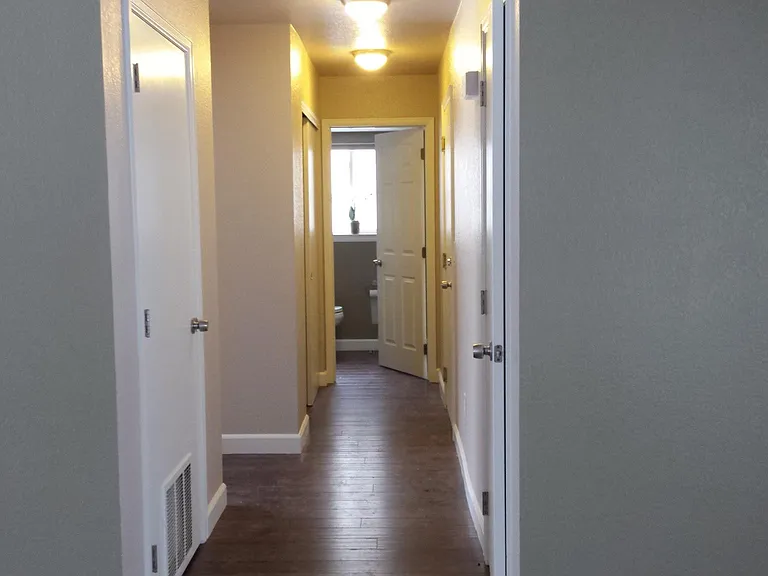 1910 Wildrose Dr — Photo 17