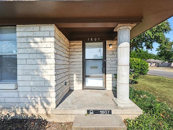 2nd image of 1807 S Vernon Ave