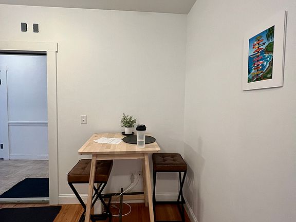 3rd image of 69 Gainsborough St APT 7