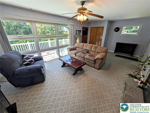 3rd image of 524 Walnut Dr