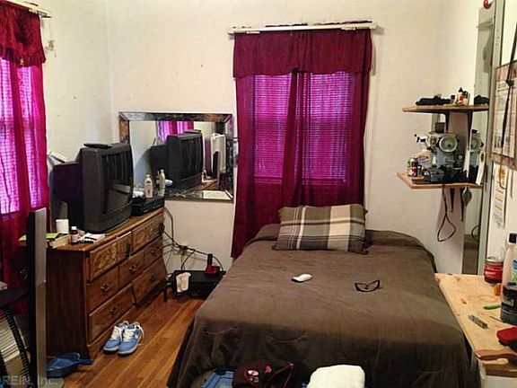 4th image of 2725 Bagley St