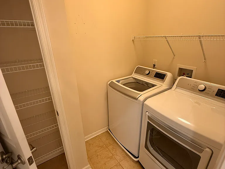 405 Siena Ln — Photo 20