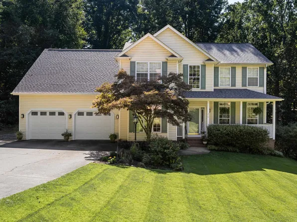 216 Holly Ln, Simpsonville, SC 29651