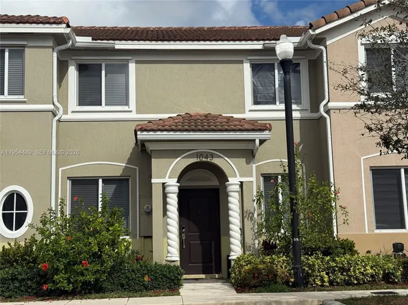 1043 SE 24th Ave, Homestead, FL 33035