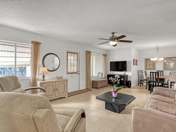337 Pine Ridge Circle #D-2, Greenacres, FL 33463