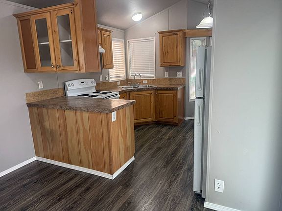4th image of 7120 NE Killingsworth St Unit 32